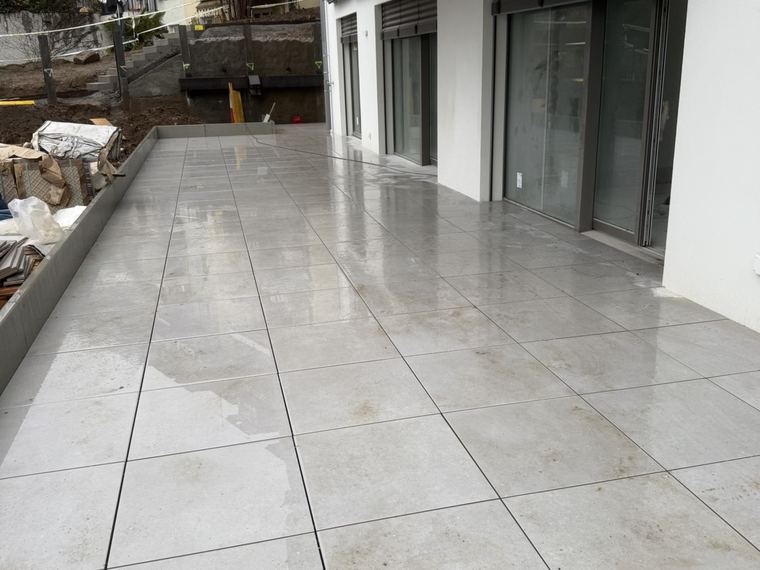 Terrasse en grès cérame grand format
